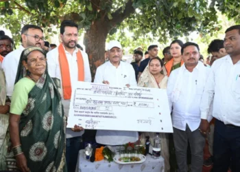 सुशासन तिहार: चौपाल में मिली राहत, सरलाबाई मरावी की समस्या का मुख्यमंत्री ने किया त्वरित समाधान