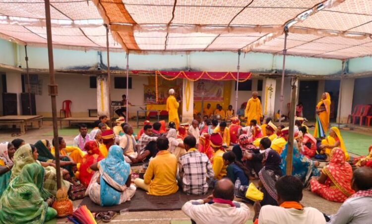 ’मुख्यमंत्री कन्या विवाह योजना के तहत कांसाबेल में 12 जोड़े वैवाहिक बंधन में बंधे’