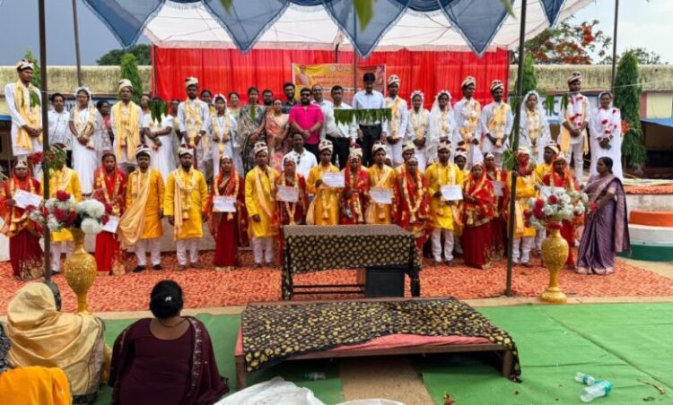 मुख्यमंत्री कन्या विवाह योजना के तहत जशपुर जिले में 65 जोड़े वैवाहिक बंधन में बंधे