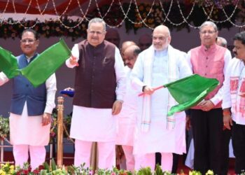 केंद्रीय गृह मंत्री अमित शाह ने रायपुर में अत्याधुनिक ‘नेक्स्ट जेन सीजी डायल-112 सेवा’ और मोबाइल फॉरेंसिक वैन का किया शुभारंभ