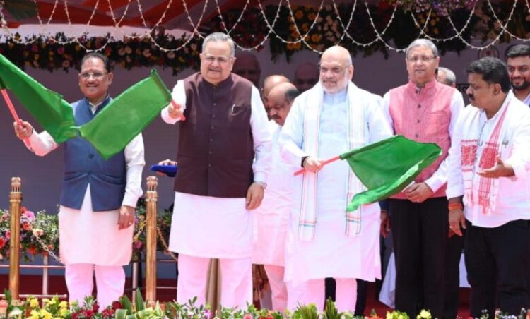 केंद्रीय गृह मंत्री अमित शाह ने रायपुर में अत्याधुनिक ‘नेक्स्ट जेन सीजी डायल-112 सेवा’ और मोबाइल फॉरेंसिक वैन का किया शुभारंभ