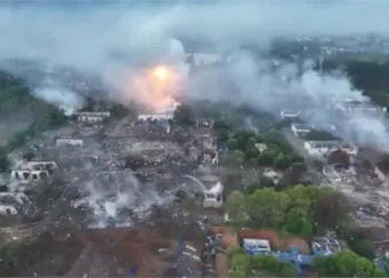 पटाखा फैक्ट्री में जोरदार विस्फोट के बाद लगी भीषण आग, 21 लोगों की दर्दनाक मौत; 61 घायल