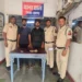 रायपुर डकैती का फरार आरोपी लुक छिप कर चला रहा था ऑनलाइन क्रिकेट सट्टे का खेल, रायगढ़ पुलिस की रेड में दबोचा गया कुख्यात आरोपी, सट्टा खेलने वाला युवक भी गिरफ्तार