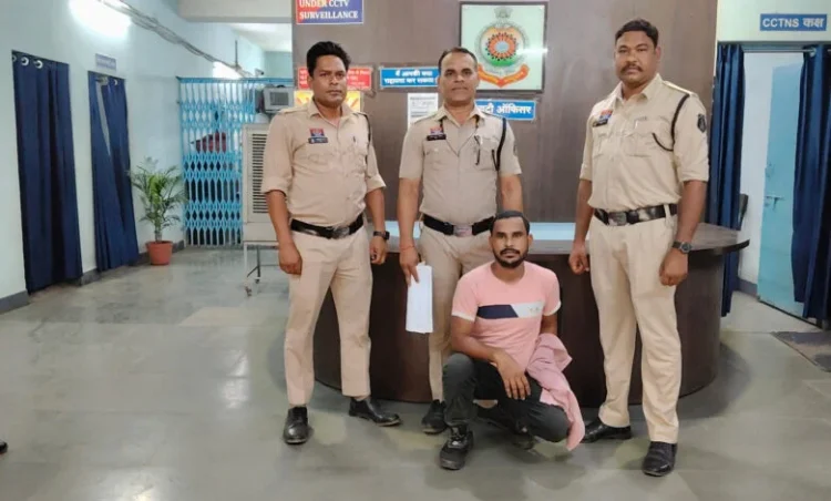 घर में घुसकर महिला से छेड़छाड़ और मारपीट करने वाला आरोपी गिरफ्तार