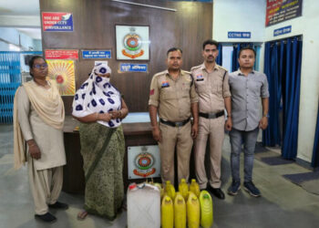 “ऑपरेशन आघात” के तहत अलग-अलग थाना क्षेत्रों में लगातार रेड, एक दिन में 100 लीटर से अधिक अवैध शराब जप्त