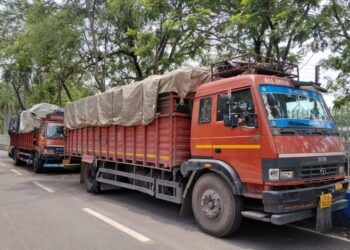 “ऑपरेशन प्रहार” में चक्रधरनगर पुलिस की अवैध कबाड़ पर बड़ी कार्रवाई, जामगांव में दो माजदा वाहनों से 27 टन स्क्रैप जप्त
