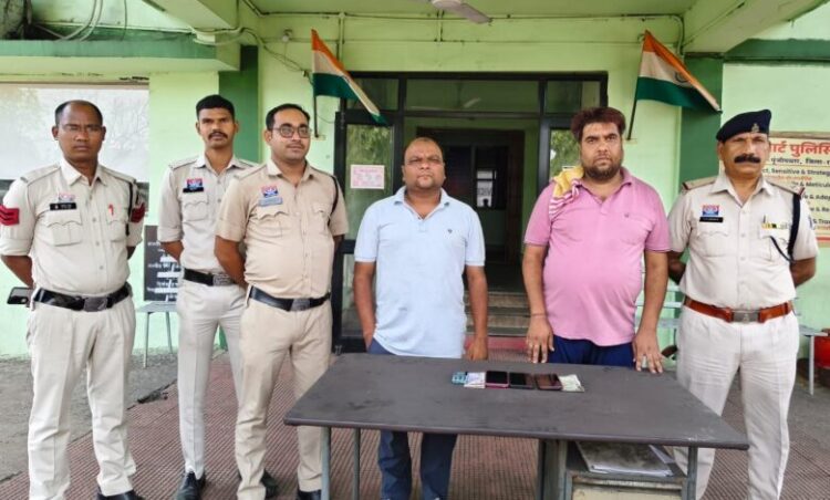 ऑपरेशन “अंकुश” में ऑनलाइन क्रिकेट सट्टा पर रायगढ़ पुलिस की बड़ी कार्रवाई—गेरवानी से दो आरोपी गिरफ्तार