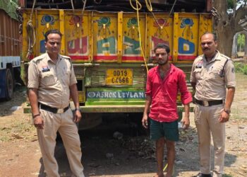 *“ऑपरेशन प्रहार” के तहत अवैध कबाड़ कारोबार पर रायगढ़ पुलिस की बड़ी कार्रवाई