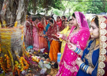आज रखा जा रहा वट सावित्री व्रत, जान लें पूजा का शुभ मुहूर्त और पढ़ें ये पौराणिक कथा