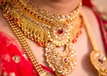 शादी-विवाह के सीजन में सोना हुआ सस्ता, जानें कितनी गिर गई कीमत, बड़े शहरों में क्या है भाव?