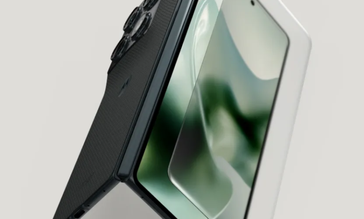 50MP ट्रिपल कैमरा के साथ Motorola का पहला Foldable फोन लॉन्च, जानें कीमत और फीचर्स