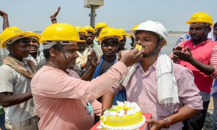 अब 40 पार मजदूरों का होगा हेल्थ चेकअप, सरकार ने लागू किया नया नियम