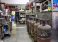 आम आदमी को बड़ा झटका, कमर्शियल LPG बढ़ती कीमतों के बीच 15% तक महंगा होगा होटल-रेस्टॉरेंट का खाना
