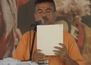 शुभेंदु अधिकारी बने पश्चिम बंगाल के नए CM, दिलीप घोष और अग्निमित्रा पाल समेत 5 मंत्रियों ने भी ली शपथ