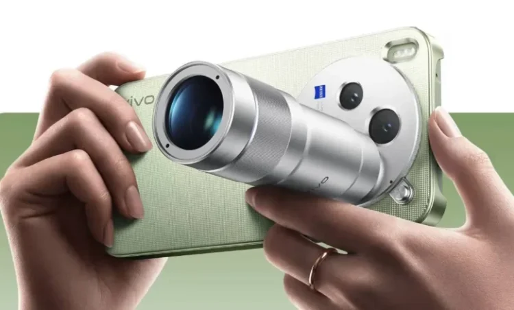 DSLR कैमरे वाला फोन Vivo X300 Ultra भारत में लॉन्च, जानें कीमत और फीचर्स