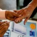 पश्चिम बंगाल में आज पुनर्मतदान, EVM में गड़बड़ी की शिकायत से 15 पोलिंग बूथों पर हो रही वोटिंग