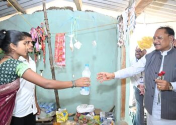 ’जब मुख्यमंत्री रुके एक छोटी-सी किराना दुकान पर… और सामने थी बदलाव की बड़ी कहानी’