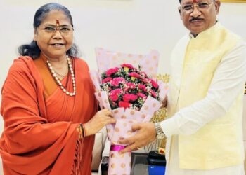 मुख्यमंत्री विष्णु देव साय से राष्ट्रीय पिछड़ा वर्ग आयोग की अध्यक्ष साध्वी निरंजन ज्योति ने की सौजन्य भेंट