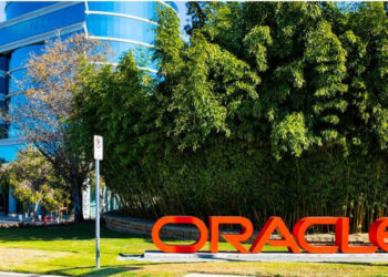 Oracle में बड़ी छंटनी! AI की वजह से कंपनी ने निकाल दिए 21,000 कर्मचारी; आगे भी हो सकती है छंटनी!