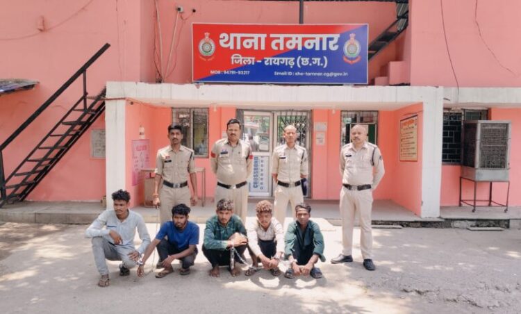आमाघाट रोड पर ट्रक चालकों से लूटपाट करने वाले गिरोह का पर्दाफाश, 5 आरोपी गिरफ्तार