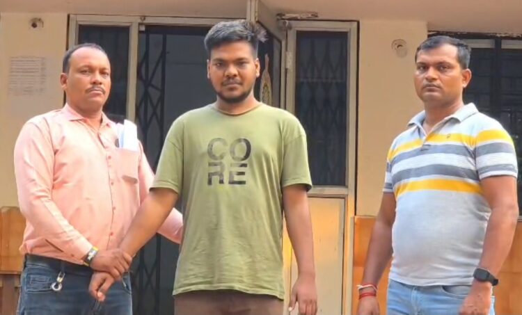 ऑपरेशन अंकुश के तहत रायगढ़ पुलिस की बड़ी कार्रवाई, ऑनलाइन क्रिकेट सट्टा नेटवर्क से जुड़ा सॉफ्टवेयर इंजीनियर गिरफ्तार