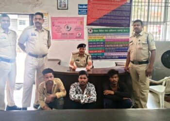 बड़पारा शराब भट्टी के पास मोबाइल और नकदी लूटने वाले तीन बदमाश गिरफ्तार