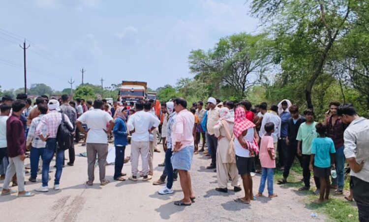 सड़क दुर्घटना के बाद राष्ट्रीय राजमार्ग पर अवरोध करने वालों पर पुसौर पुलिस की सख्त कार्रवाई