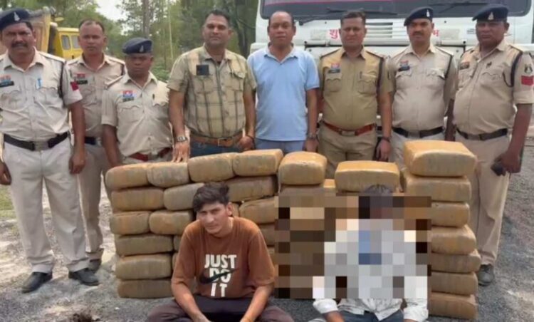 छत्तीसगढ़ में अंतरराज्यीय गांजा तस्करी का भंडाफोड़, 1.44 करोड़ के गांजा के साथ 2 तस्कर गिरफ्तार