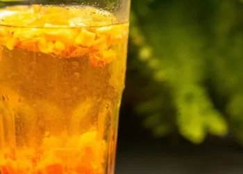 सुबह हल्दी का पानी पीने से शरीर को मिलते हैं 5 बड़े फायदे और जानें सेवन का सही तरीका