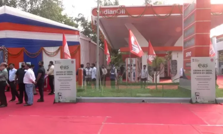 देश का पहला 85% इथेनॉल वाला फ्यूल हुआ लॉन्च, रेगुलर पेट्रोल के मुकाबले 20 रुपये सस्ता