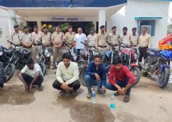 छत्तीसगढ़ में अंतरजिला वाहन चोरी गिरोह का पर्दाफाश: मास्टरमाइंड समेत 5 बदमाश गिरफ्तार
