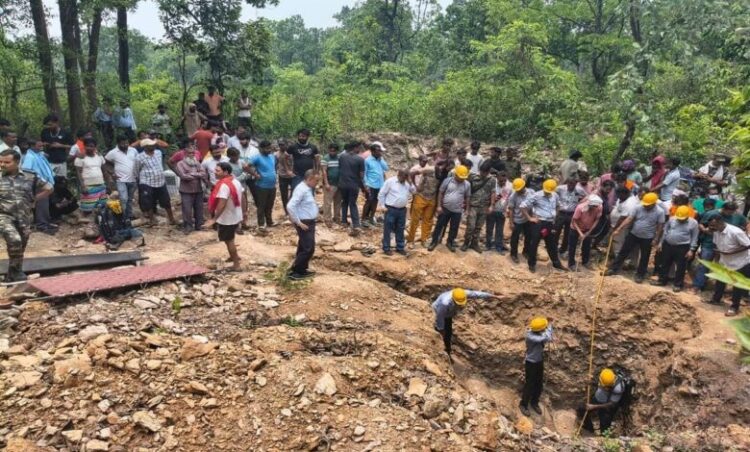 कोयला खदान में अवैध खनन के दौरान हादसा, 4 की मौत, कई लोगों के फंसे होने की आशंका