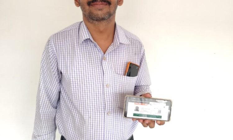 मुख्यमंत्री हेल्पलाइन बनी उम्मीद की किरण: सिर्फ एक सप्ताह में बना अभिनव द्विवेदी का आयुष्मान कार्ड, मुख्यमंत्री विष्णुदेव साय का जताया आभार