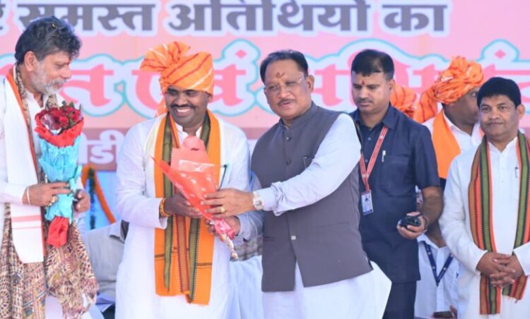 मुख्यमंत्री विष्णुदेव साय ने बम्हनीडीह के विकास की नई यात्रा का किया शुभारंभ