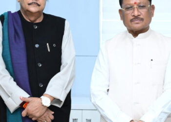 मुख्यमंत्री विष्णु देव साय से झारखंड के वित्त मंत्री राधाकृष्ण किशोर ने की सौजन्य भेंट