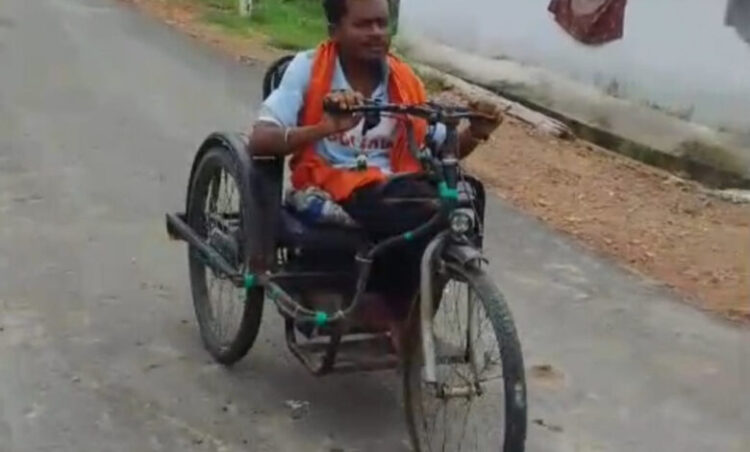 सीएम हेल्पलाइन बनी दिव्यांग प्रफुल्ल बेक के लिए उम्मीद की नई राह