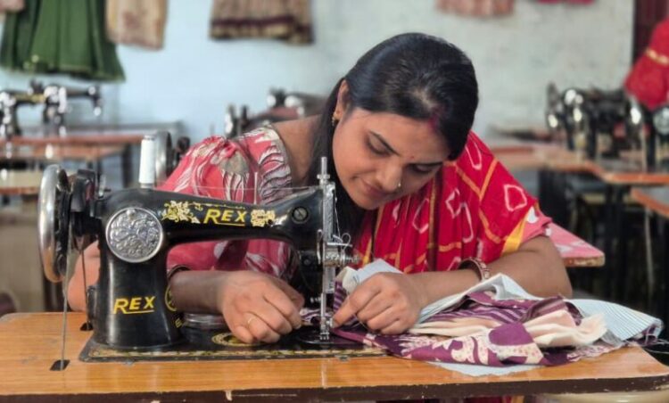 मुख्यमंत्री कौशल विकास योजना से बदली नीलिमा की जिंदगी