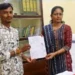 सीएम हेल्पलाइन बनी सहारा, 7 साल बाद मुकुंद धीमर को मिला आधार कार्ड