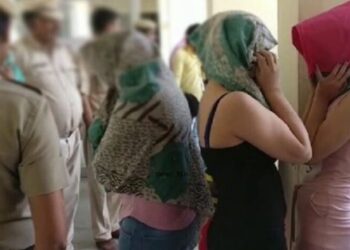 स्पा सेंटर की आड़ में चल रहा था देह व्यापार का धंधा, तीन महिलाएं मुक्त कराई गई
