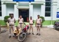 साइबर और कोतवाली-चक्रधनरगर पुलिस ने बाइक चोर गिरोह का किया पर्दाफाश, 5 चोर और 2 चोरी की बाइक खरीदने वाले गिरफ्तार