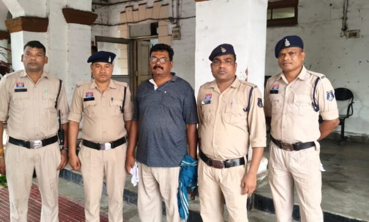 ‘ऑपरेशन क्लीन हंट’ में रायगढ़ पुलिस को बड़ी सफलता, सहारा इंडिया फ्रॉड का 3 साल से फरार ब्रांच मैनेजर गिरफ्तार