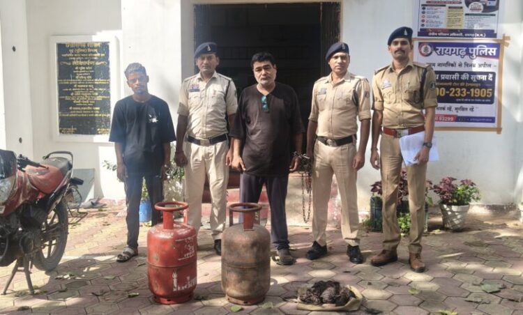 दो चोर व चोरी का माल खरीदने वाला बर्तन व्यवसायी गिरफ्तार, कोतवाली पुलिस ने सुलझाया दो चोरी का मामला