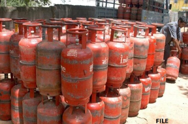 क्या गैस सब्सिडी मिलना बंद हो जाएगा? जुलाई में उपभोक्ताओं को मिल सकता है आखिरी सब्सिडी सिलेंडर