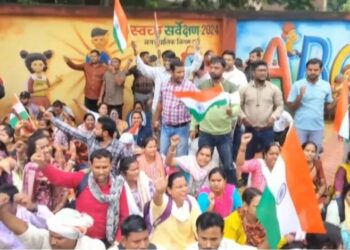 दुर्ग में 22 दिनों से अतिथि शिक्षकों का आंदोलन; कई आंदोलनकारी हिरासत में, धरनास्थल पर जवान तैनात