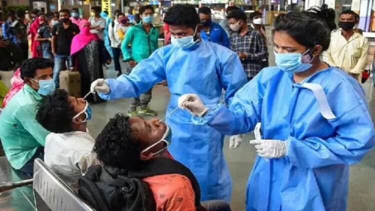 भारत में कोरोना ने फिर बढ़ाई टेंशन, चपेट में आने से चार लोगों की मौत, स्वास्थ्य विभाग में मचा हड़कंप