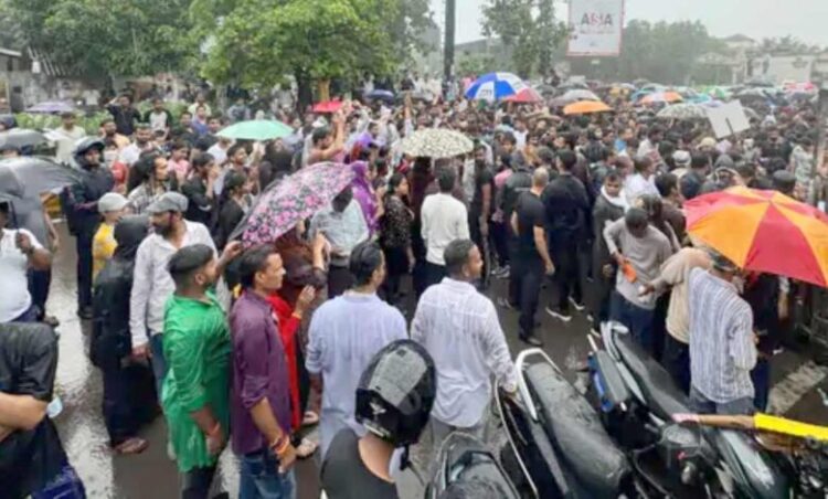 राहुल गांधी के समर्थन में सड़कों पर उतरे छत्तीसगढ़ के कांग्रेसी! PM मोदी का जलाया पुतला, केंद्र के खिलाफ की नारेबाजी
