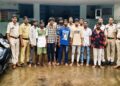 अंतरराज्यीय लूटी गिरोह का भंडाफोड़, 8 आरोपी गिरफ्तार, स्कूटी और मोबाइल बरामद