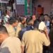काशी विश्वनाथ मंदिर परिसर पर फायरिंग, 3 घायल… लगों में मची अफरा-तफरी