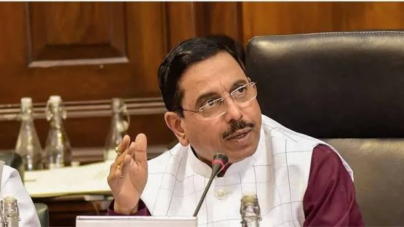 धर्मेन्द्र प्रधान इस्तीफा मंजूर, प्रह्लाद जोशी बने नए शिक्षा मंत्री