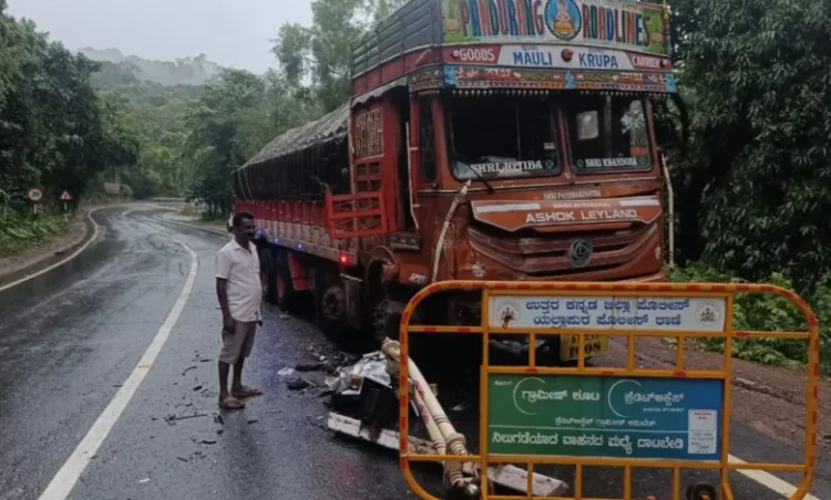 तेज रफ्तार का कहर, ट्रक और क्रूजर के बीच जोरदार टक्कर में 6 लोगों की दर्दनाक मौत, कई घायल